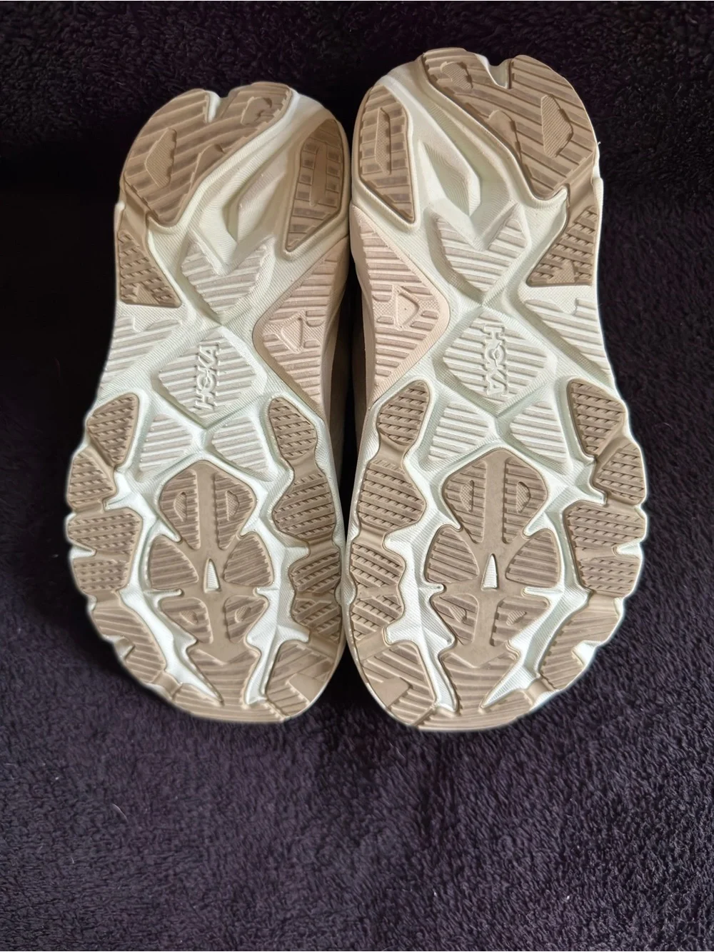 Hoka Arahi 8 women’s shoe